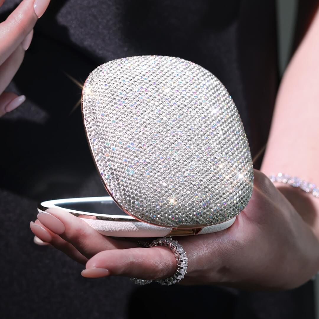 Mila 2 Luxe LED Compact Mirror